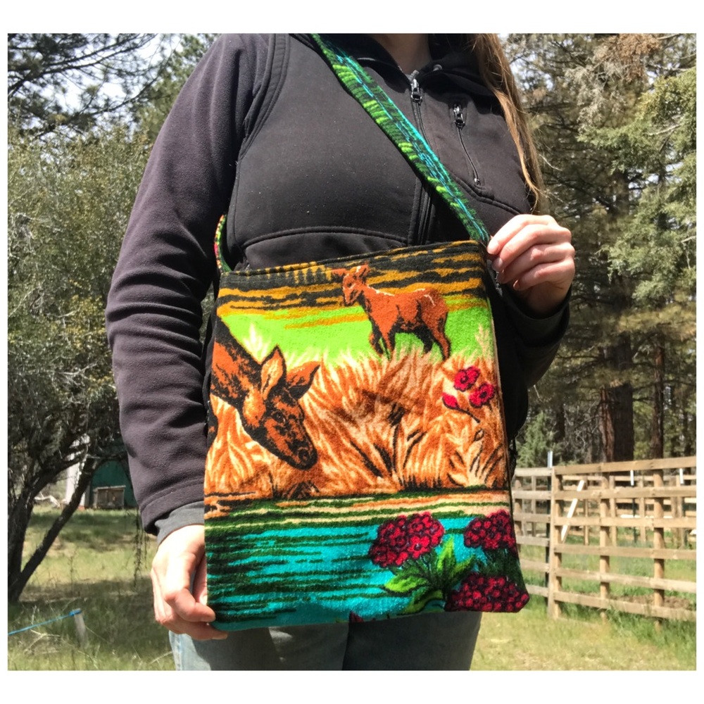 Handmade Grazing Deer Vintage Tapestry Shoulder Tote Bag